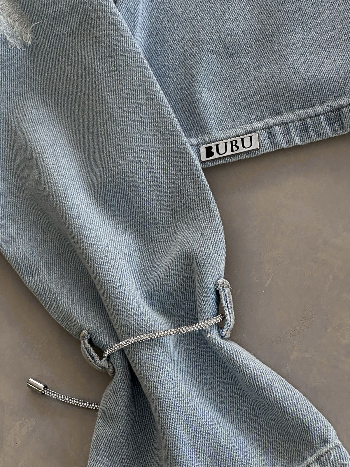 MYBUBU JAQUETA JEANS COM STRASS E CORDO