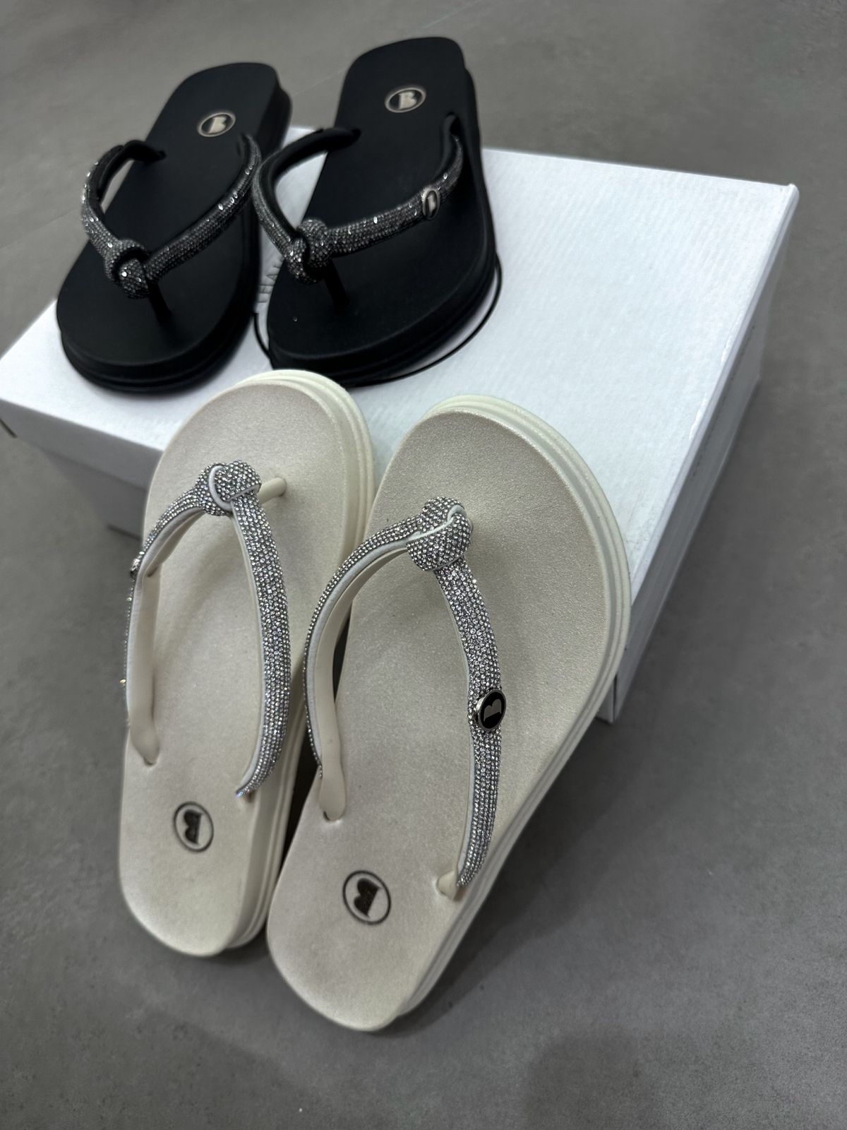 MYBUBU CHINELO FLAT DE N STRASS