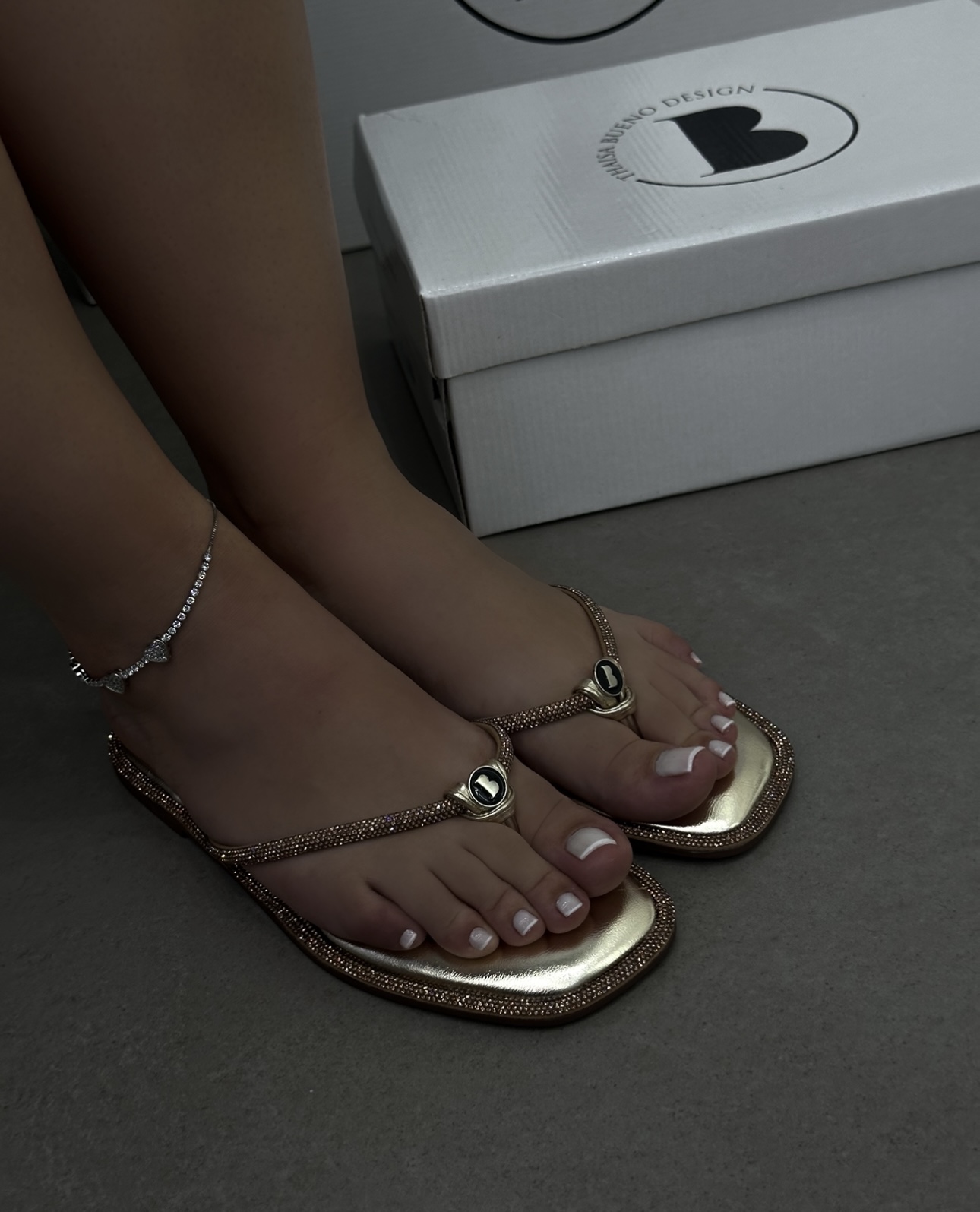 RASTEIRINHA DE DEDO STRASS LATERAL 